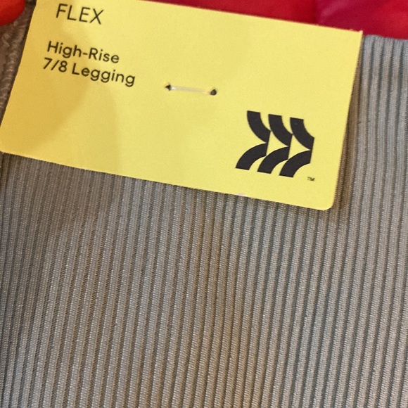 In Motion High Rise Leggings - Picture 5 of 11